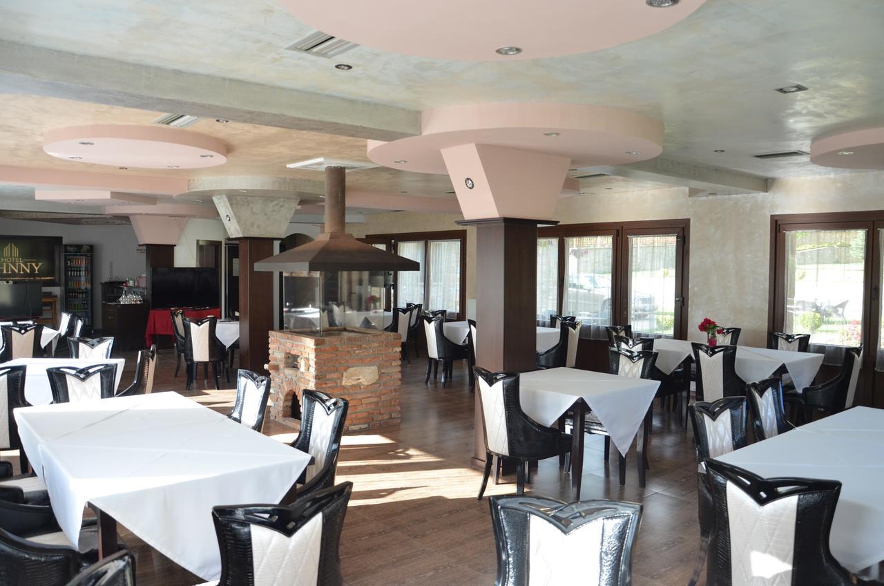 Kamenice Johnny Hotel מראה חיצוני תמונה
