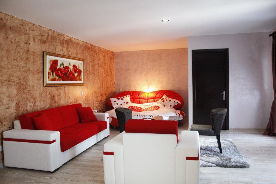 Kamenice Johnny Hotel מראה חיצוני תמונה