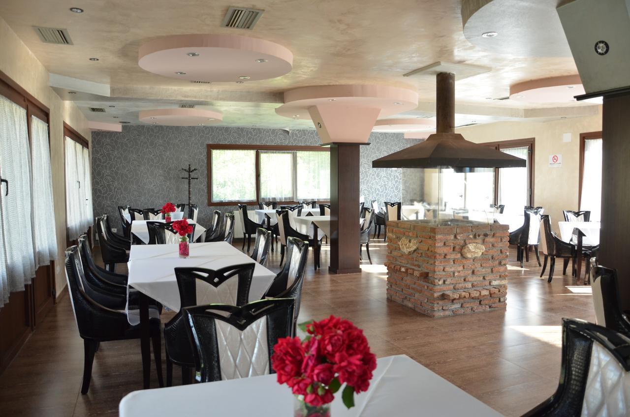 Kamenice Johnny Hotel מראה חיצוני תמונה
