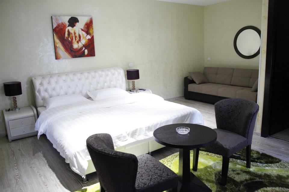 Kamenice Johnny Hotel מראה חיצוני תמונה